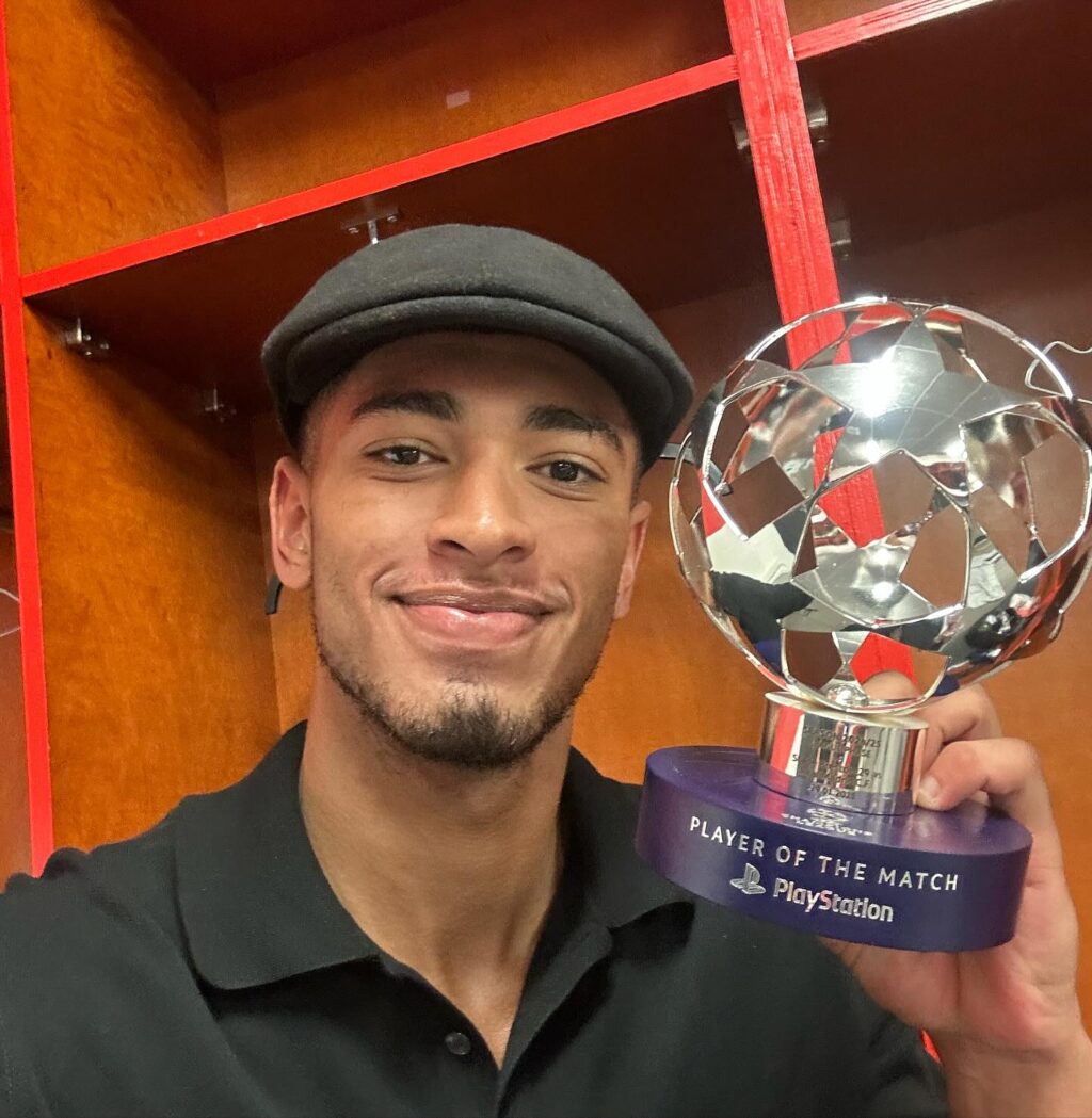 Bellingham Age: How Old Is the English Football Star - Elite Biography